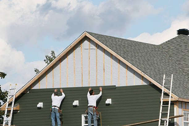 Professional Siding Contractor technician working in Sargent, TX